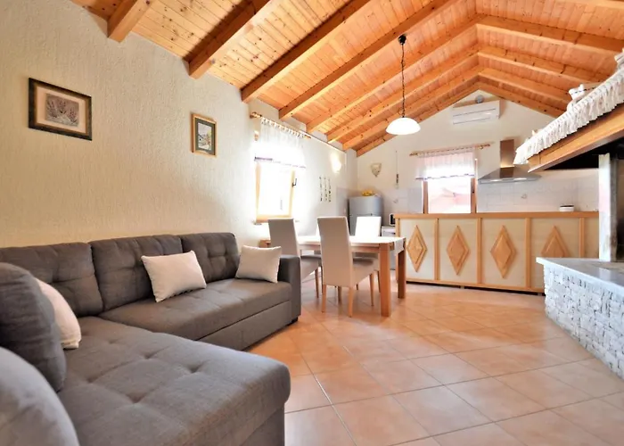 Holiday Home Villa Kablar - Pul116 By Interhome